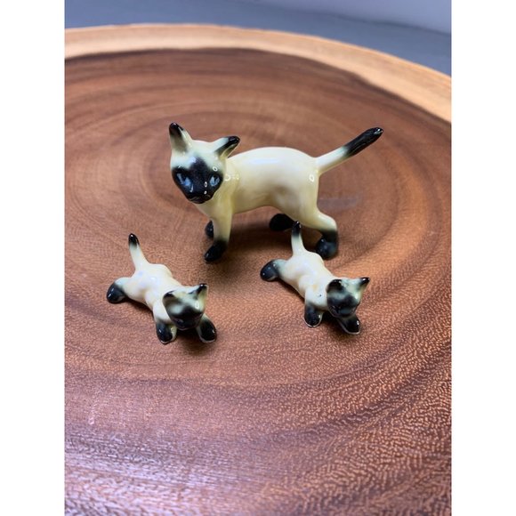 Vintage Japanese Porcelain Siamese Cat Figurines Set of 3 - Picture 10 of 11